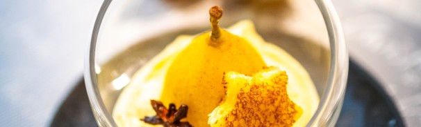 Glace à la Cuchaule AOP et poire aux épices de Noël